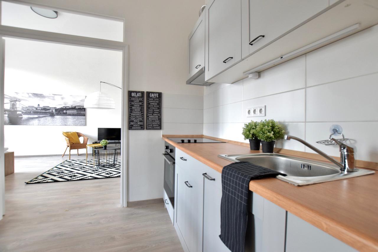 בודפשט Standard Apartment By Hi5 - Bazilika Suite מראה חיצוני תמונה